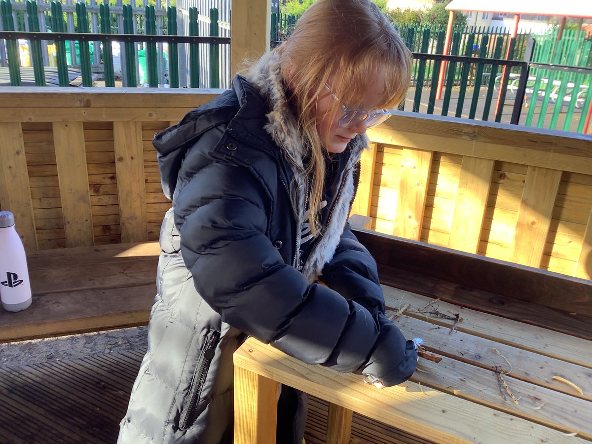 Year 6 used tools safely and accurately to make kindling and toasting sticks during outdoor learning. We also made our own Fair Trade hot chocolate with cream and mini marshmallows! We were so focused and had a great time. #ambitiouscapable @EAS_STEM @EcoSchoolsWales @OlwTorfaen