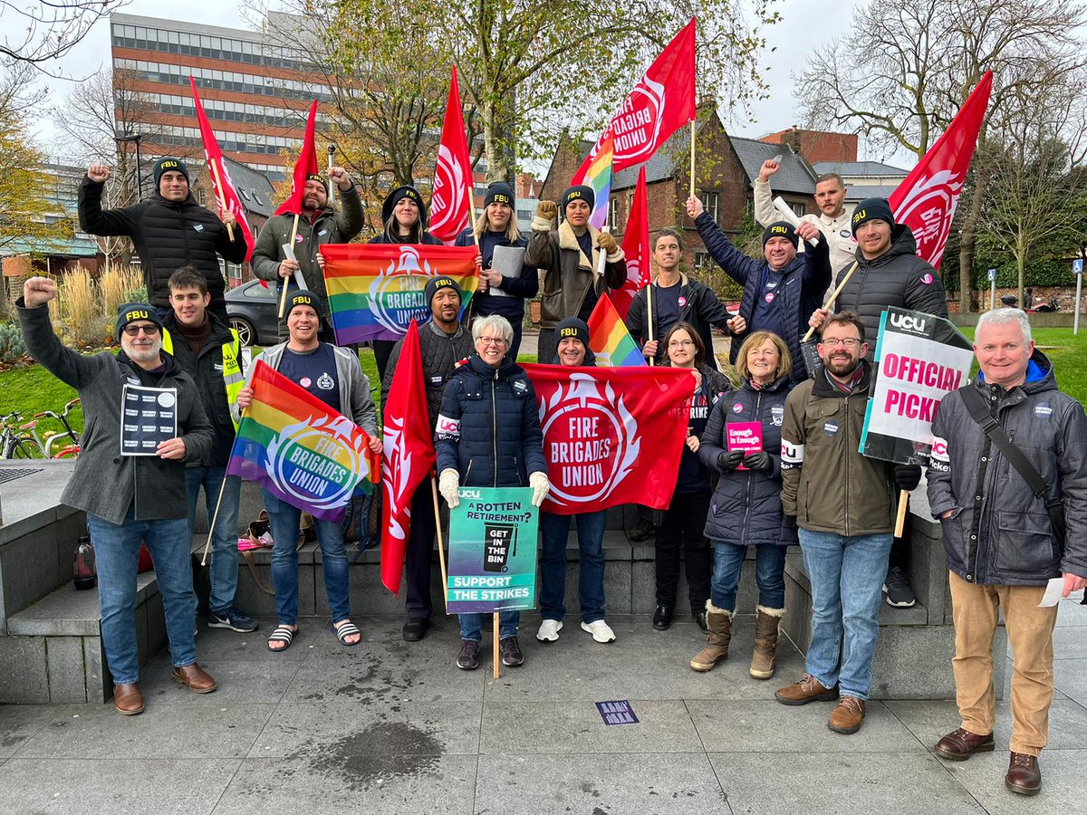 Days 1 &amp; 2 on the IC Picket line <a href="/sheffielducu/">sheffielducu.bsky.social</a> (full squad rotation in operation)

Featuring the mash-up everyone wanted to see.. Firefighters and Librarians #UCUstrike