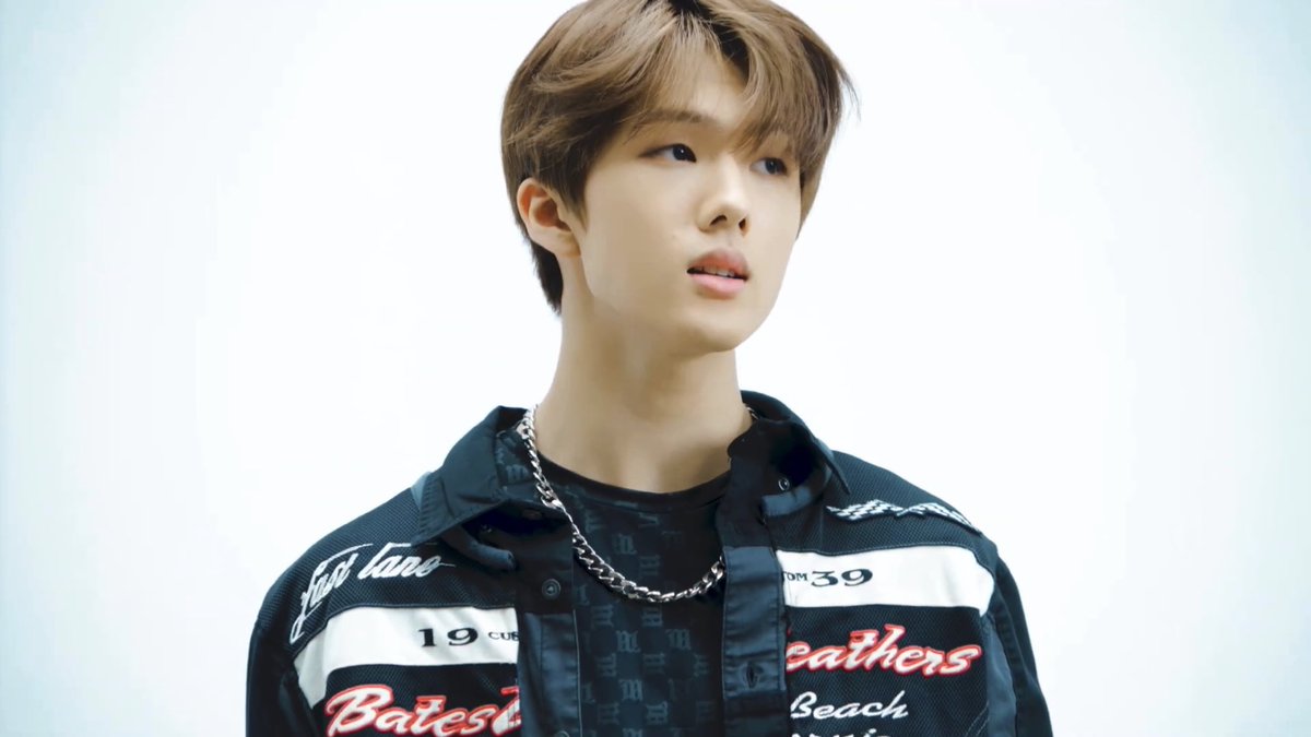 PJSFEED's tweet image. drive #jisung 🚘