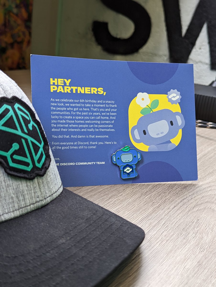 TheWyvernNE's tweet image. Hey la @swissborg Fam'!
Grâce à vous, le server se hisse parmi les meilleurs serveur communautaire de @discord!
Merci à tous pour votre soutien sans faille!
Et n'oubliez pas qu'aujourd'hui, c'est -50% sur vos frais sur l'achat de #Thematics!
#BlackFriday #DiscordPartner