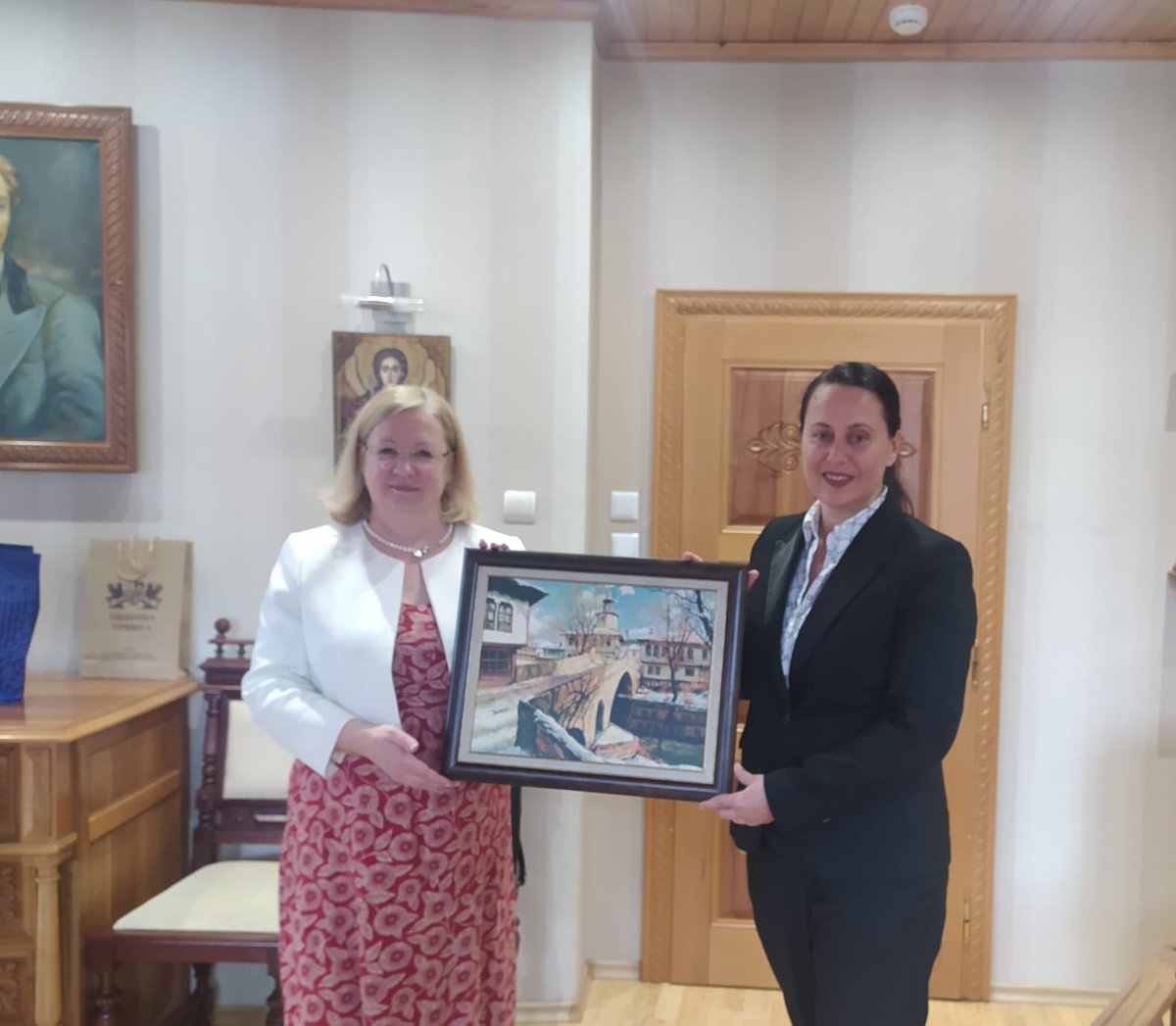 Catherine Bannon, Irish Ambassador Sofia tweet media