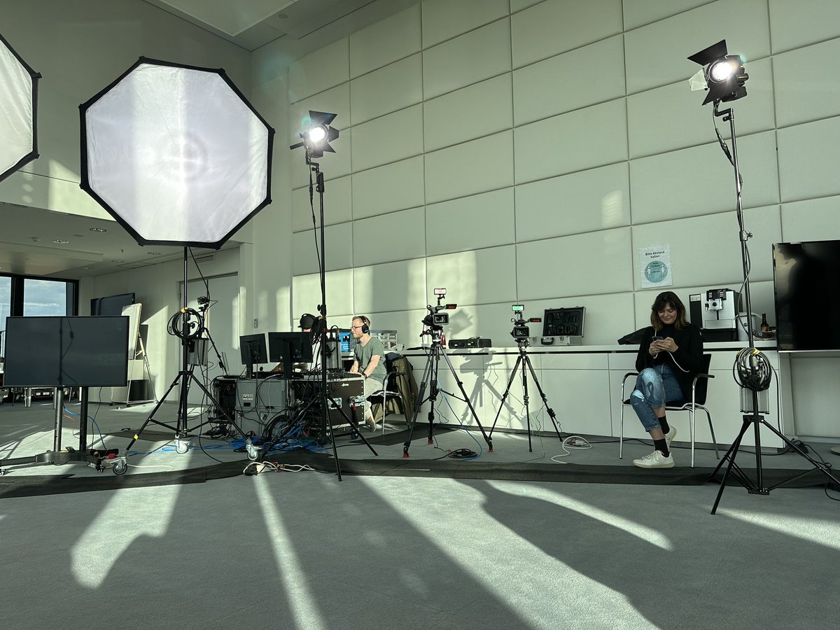 We‘re live! <a href="/all_about_voice/">ALL ABOUT VOICE</a> 2022! Join us now: hopin.com/events/all-abo… #aav22