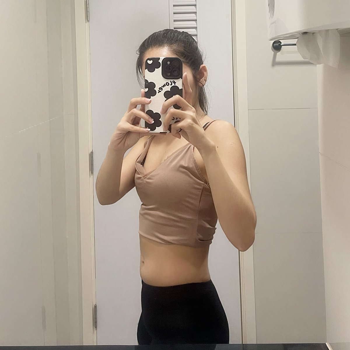 ตัวช่วยสลายพุงหมาน้อยของเรากินเยอะพุงป่องไม่ไหว ขก ออกกำลังกายด้วยเลยหยิบน้อง #vida fiber mix จาก7-11 เปนตัวช่วยดูแลการขับถ่ายของเรา ทานก่อนนอนตื่นมาถ่ายคล่องมาก น้องมีไฟเบอร์สูงช่วยปรับสมดุลลำไส้ด้วย ซื้อตุนทานต่อเนื่องเพราะรู้สึกถึงความเปลี่ยนแปลงจริงๆ พุงยุบลง ขับถ่ายดีขึ้นมาก