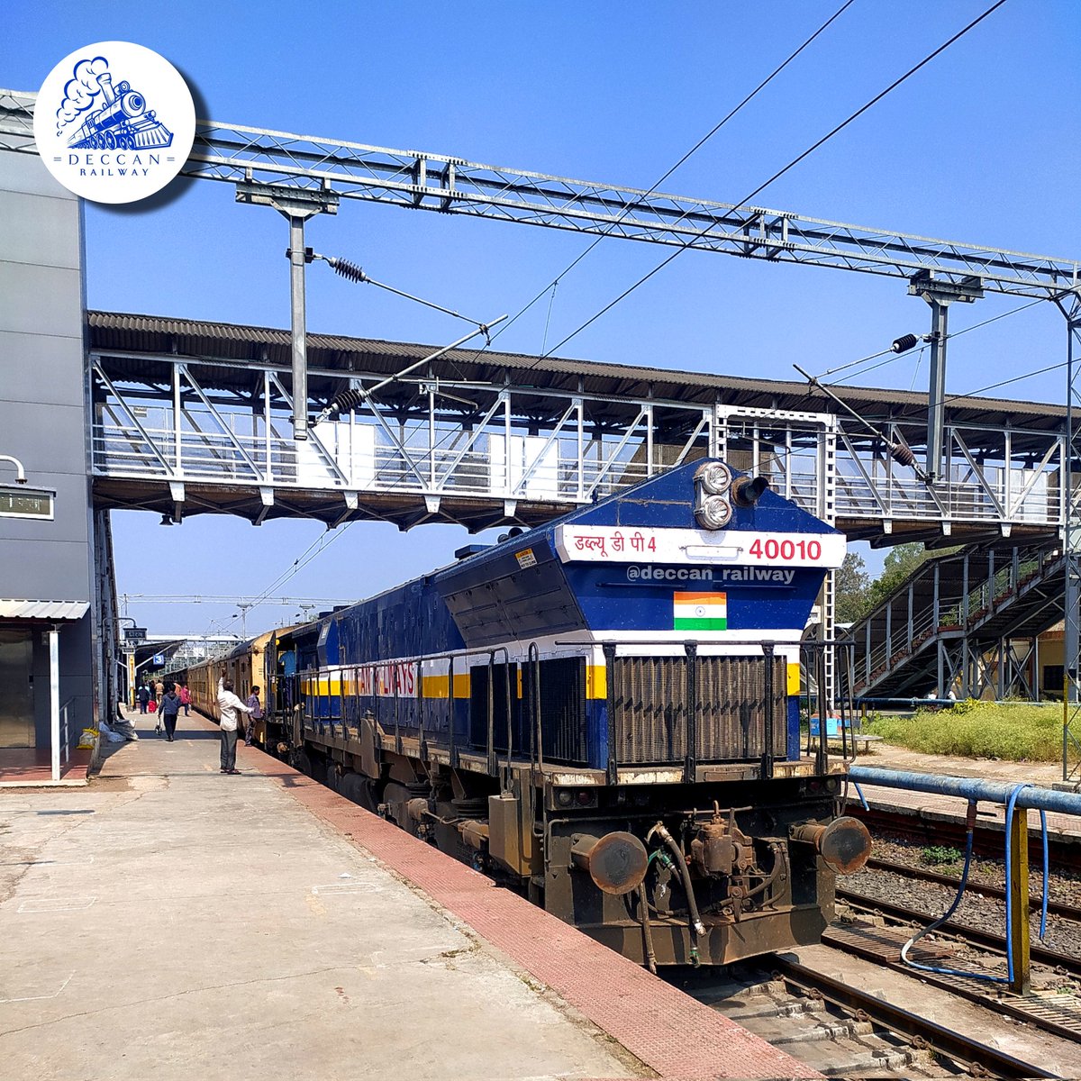 🍁🩸🍁 Beautiful #Hubballi Sheds WDP4 ready to lead #Miraj #Castlerock Express....... 🤩

#Mirajjunction #Belagavi #Hubli 
@RailMinIndia