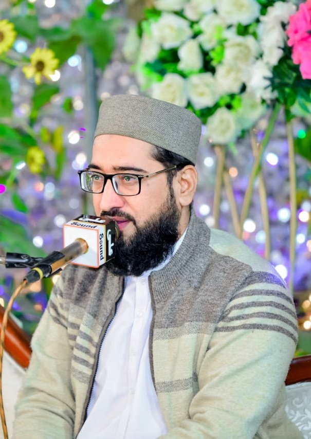 A1Pirzada's tweet photo. اونچے لوگوں میں ہم خود کو شمار نہیں کرتے، 
ہماری سادگی ہی کافی ہے لوگوں کا دل جیتنے کیلئے، https://t.co/dcETLcbRc4