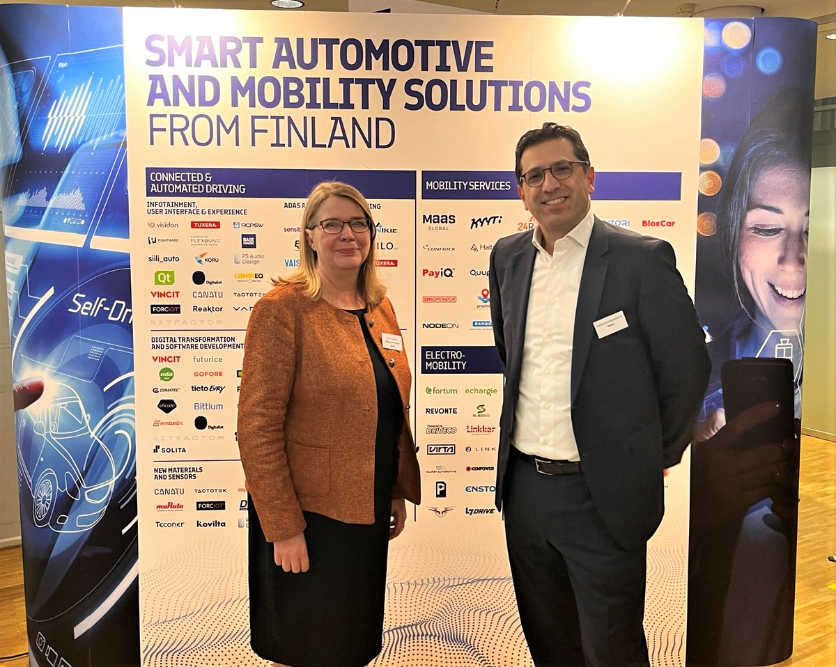 gosiagschirr's tweet photo. Our Eleftherios Papadopoulos,Managing Director,#Nokia Germany welcoming @AnneSipilainen,Ambassador of Finland to Ger at #Automotive and #Mobility event by #Nokia &amp; @FinBotschaftDe with partners for driving mobility,#Industry40,#innovations,#NokiaDCL, #5G,@nokiaindustries,#MXIE https://t.co/rTGOajlDz5