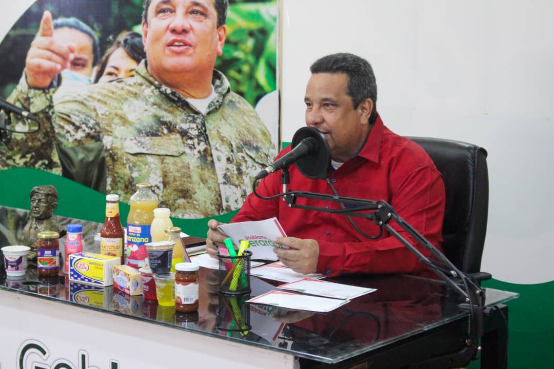 GobTrujillo's tweet photo. 🔴 #EnVivo Gobernador @Gerardo4fPsuv || "Continuamos con el plan de asfaltado en el estado, hemos colocado más de 16mil toneladas de asfalto para cubrir un aproximado de 73 km, a pesar de las dificultades seguimos avanzando y todavía nos falta mucho por hacer"

#DiálogoDePaz https://t.co/53t32izMLs