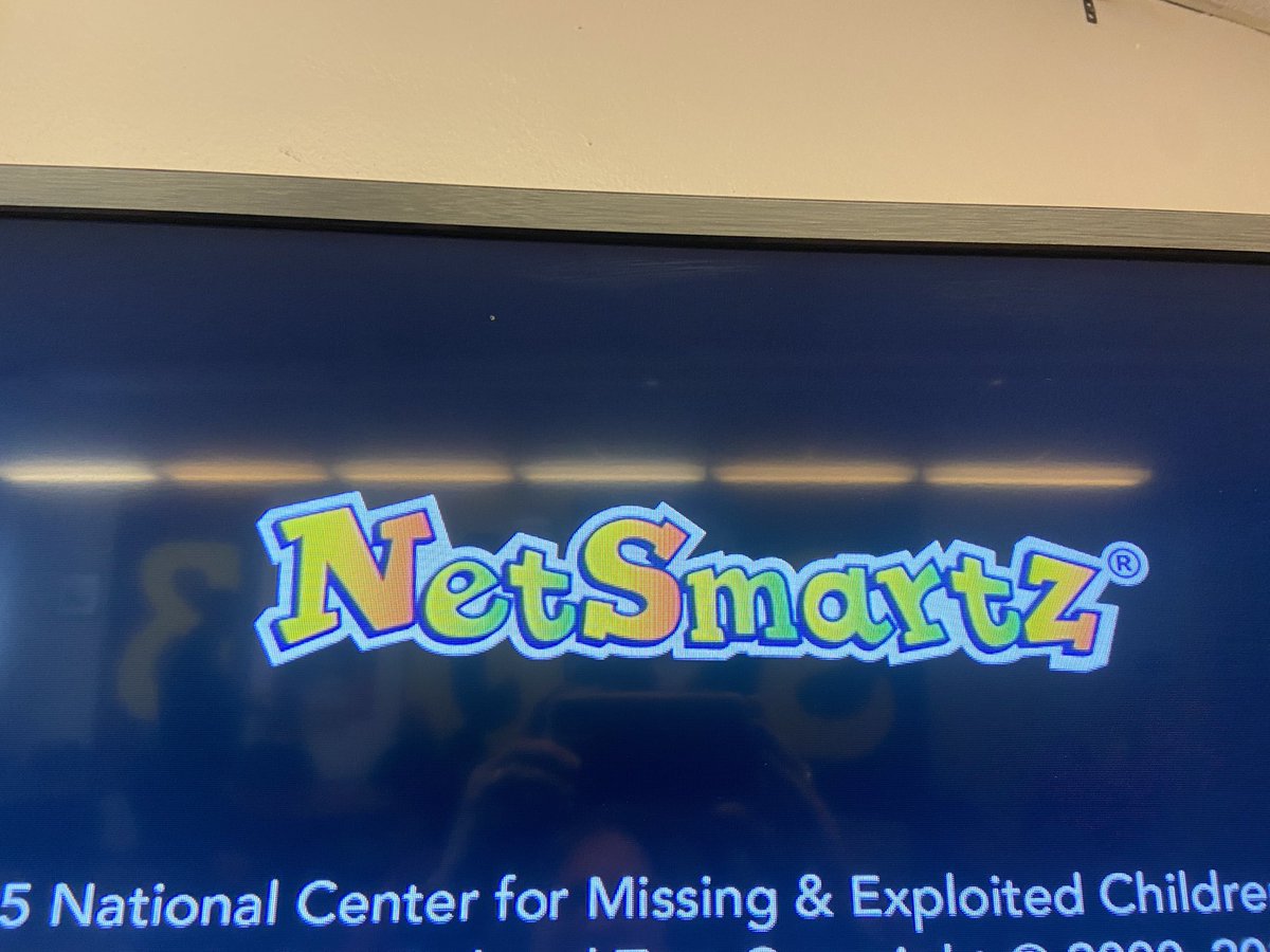 sjboscoschool's tweet image. Love our partnership with @RNC_PoliceNL ! Thanks to Cst. Cashin for his presentation to our junior high students regarding online safety. Digital citizenship is something we all need to learn more about . @NLESDCA @mikewtobin #learningpartnerships #citizenship