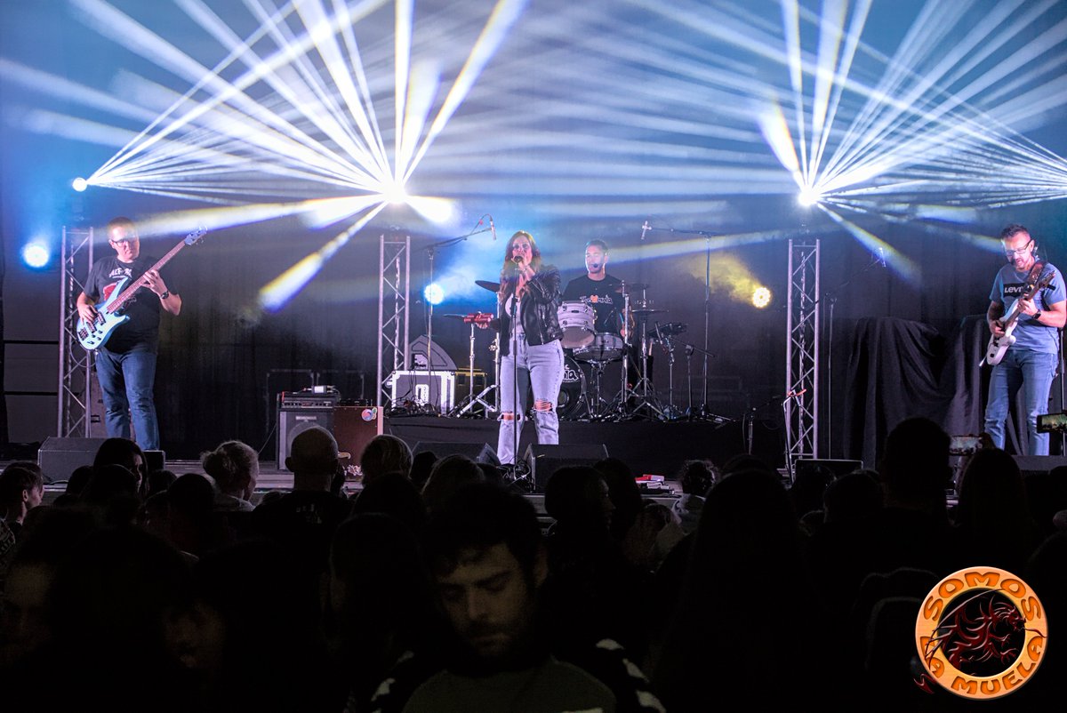 SomosLaMuela's tweet photo. Martes 22/11/2022
Concierto del grupo local Insomnia en un abarrotado Pabellón Viejo de La Muela 
#SanClemente2022 #LaMuela https://t.co/Q5RIPMw5Z8