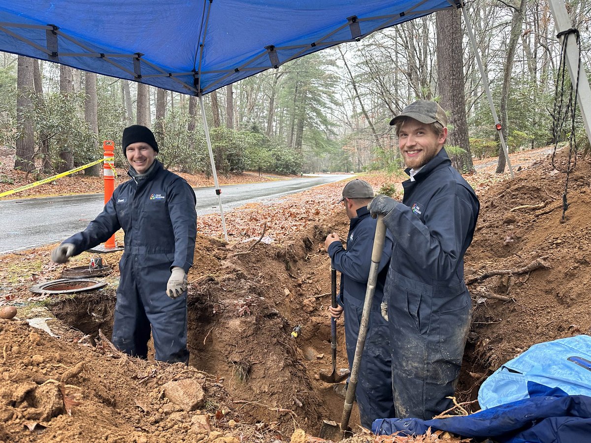 #cold #rainy day? Doesn't stop the #team from #smiling! We are here when you need us regardless of the #weather. 

#callfourseasons #dig #digging #leakrepair #wecanfixit #mud #smiles #teamwork #plumberlife #asheville #hendersonville #arden #nc #getyodigon #diglett #tfw #friday