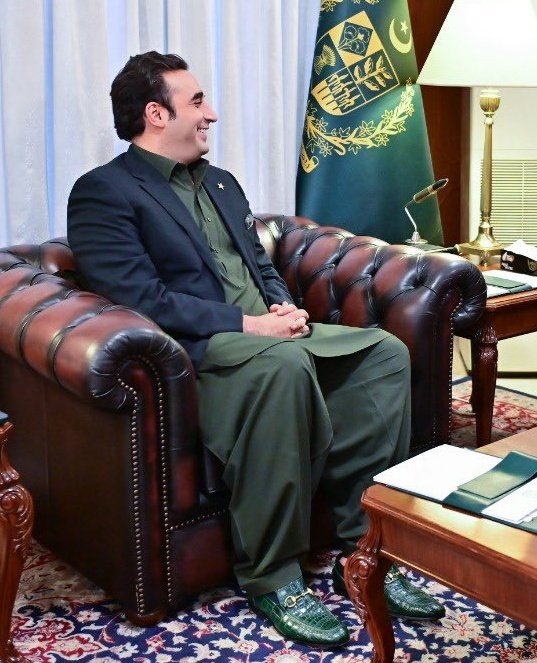 hashim_i's tweet photo. Great to see current Foreign (and future Prime, if the Generals have their way) Minister, Joffrey Bhutto wearing more than twice Pakistan's GDP per capita on his feet. https://t.co/wh7pDdB638