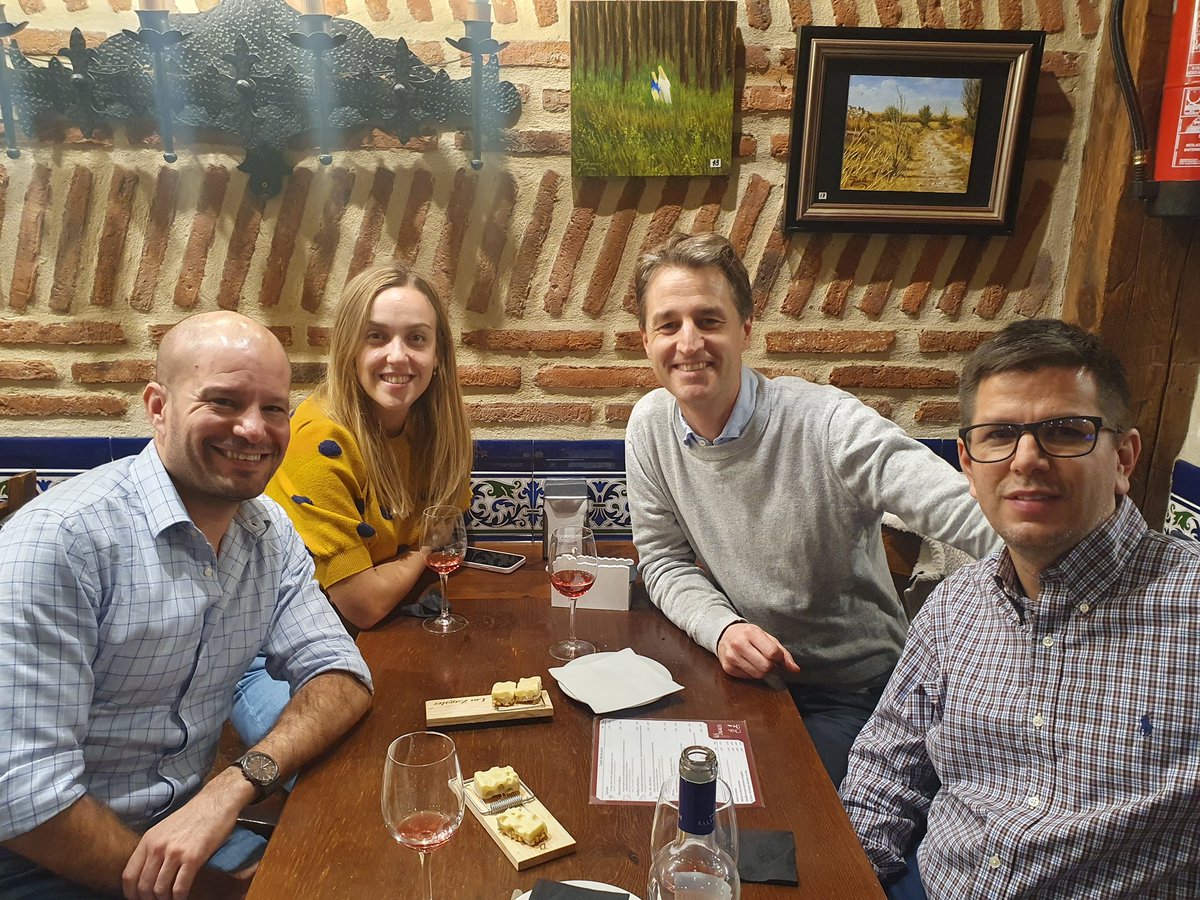 aavanbaelen's tweet photo. @drmarcoscepeda @CoralManso @Leirepmd @eulis_uroweb @ResidentesAEU @InfoAeu @ResidentesCAU Fue un placer para mi. Highly recommended. Muchissimo gracias al team for a perfect and full short course. https://t.co/DYPIVFyXFe