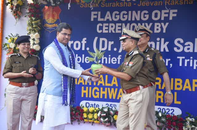 Tripura Police tweet media