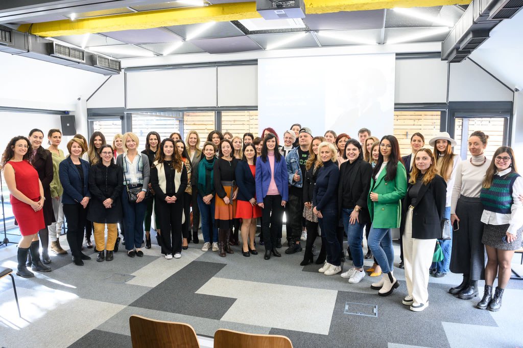 Mariya Gabriel (@gabrielmariya) on Twitter photo Only with #women in entrepreneurship & VC can🇪🇺achieve its full innovation potential🔄 #EUInnovationAgenda.
Supporting your leadership & concrete impact🔝in our actions🔄#WomenInTech <a href="/HorizonEU/">Horizon Europe 🇪🇺</a>, <a href="/EUeic/">European Innovation Council</a>, #Women2Invest <a href="/EITeu/">European Institute of Innovation & Technology</a>.
👏<a href="/Eu_WomeninVC/">European Women in VC</a> for our inspiring talks in Sofia🇧🇬! Only with #women in entrepreneurship & VC can🇪🇺achieve its full innovation potential🔄 #EUInnovationAgenda.
Supporting your leadership & concrete impact🔝in our actions🔄#WomenInTech <a href="/HorizonEU/">Horizon Europe 🇪🇺</a>, <a href="/EUeic/">European Innovation Council</a>, #Women2Invest <a href="/EITeu/">European Institute of Innovation & Technology</a>.
👏<a href="/Eu_WomeninVC/">European Women in VC</a> for our inspiring talks in Sofia🇧🇬!
