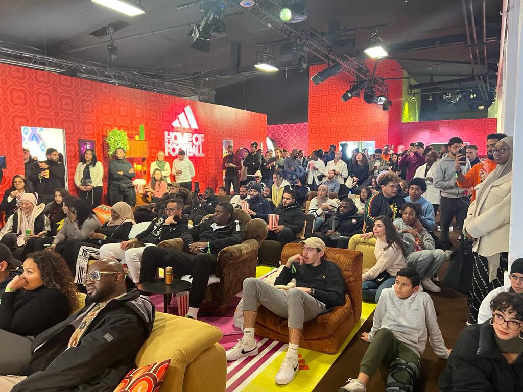 LesDetermines's tweet photo. Une soirée sous le signe du partage et de la bonne humeur en compagnie du fresstyleur @SOELOFFICIAL, l’humoriste Moorad KTB, et du coach sportif @yanisport_fr !  🏋️‍♀️

Merci à tous les intervenants ainsi qu’aux 200 personnes présentent hier soir. 

#HomeOfFootball https://t.co/UDWSFux9Cz