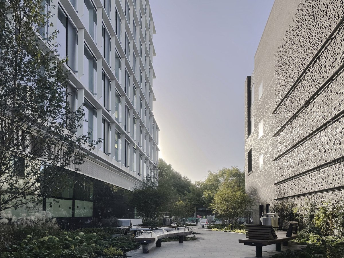 alliesmorrison's tweet photo. Great to celebrate these two remarkable buildings at yesterday's Completion Ceremony for Gateway Central and Gateway West. Congratulations to all the teams involved in both of these White City projects.

#completionceremony #gatewaycentral #gatewaywest https://t.co/UURvrKc93B