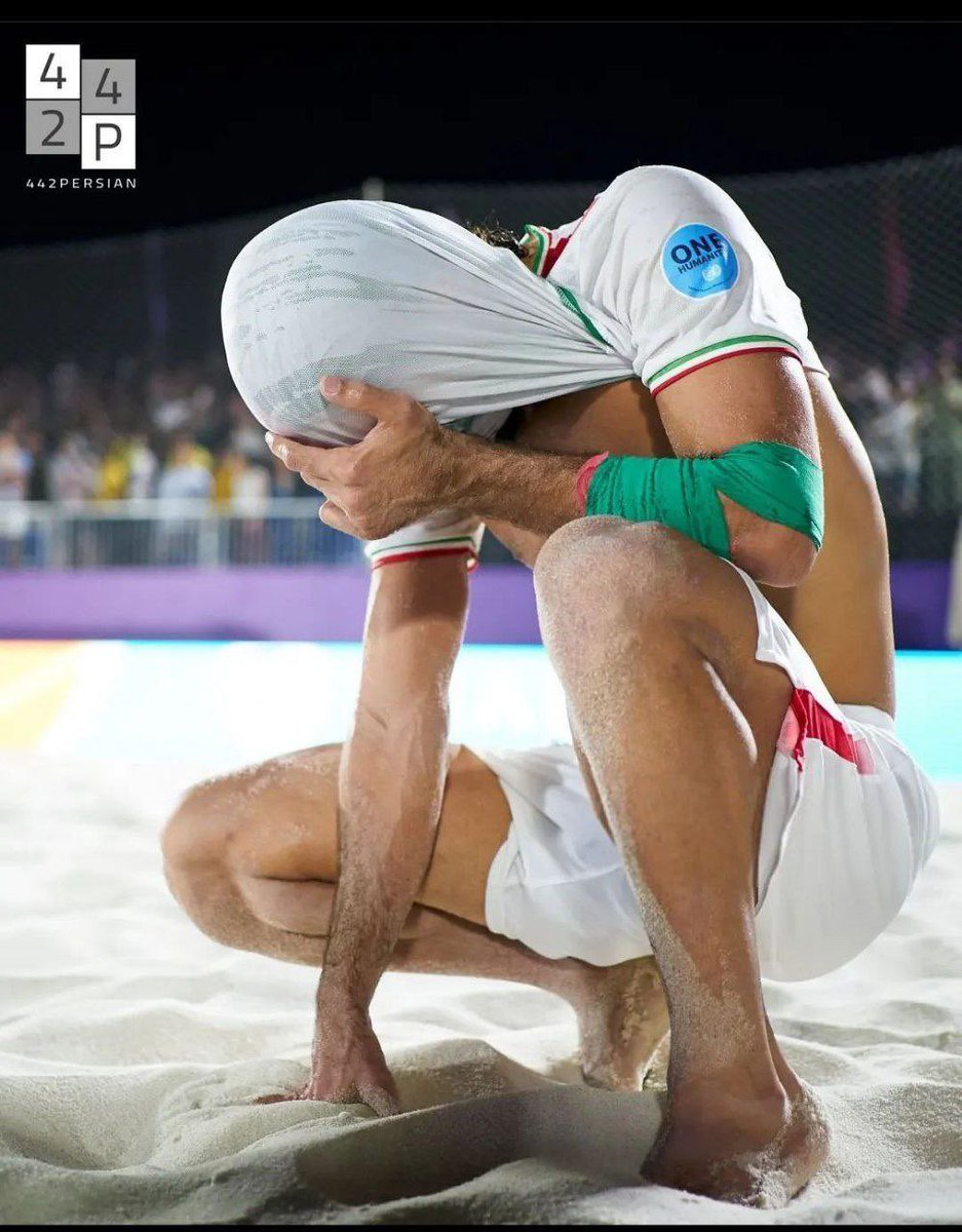 ما تيم فوتبال با شرف داريم ساحلى بازامونو ميگم .شما مادرجندها رو خون مردم ر...