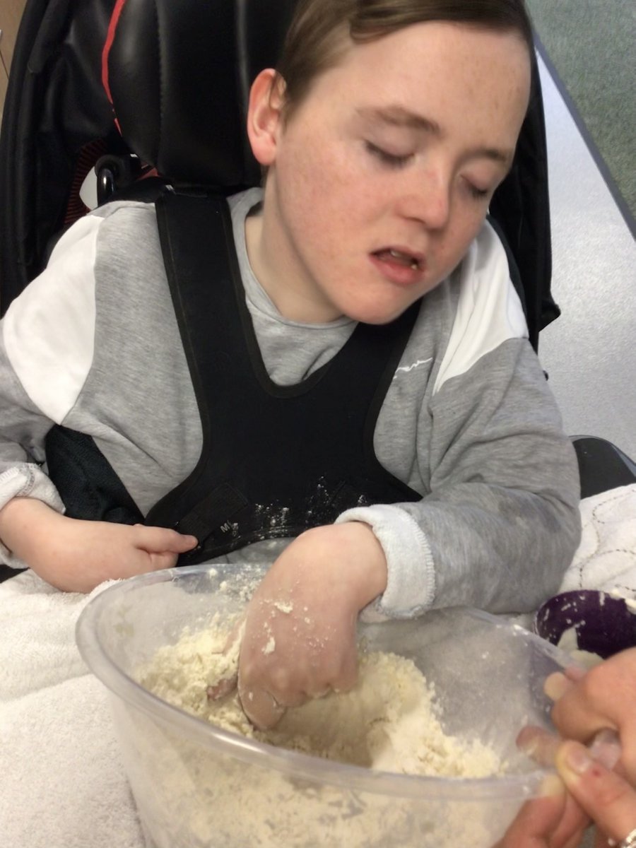 Puffin's have been using their senses to explore different textures and smells during the story of 'The Gingerbread Man'. They have been observing what happens when mixing substances together and have been on adventures into the new kitchen to make salt dough