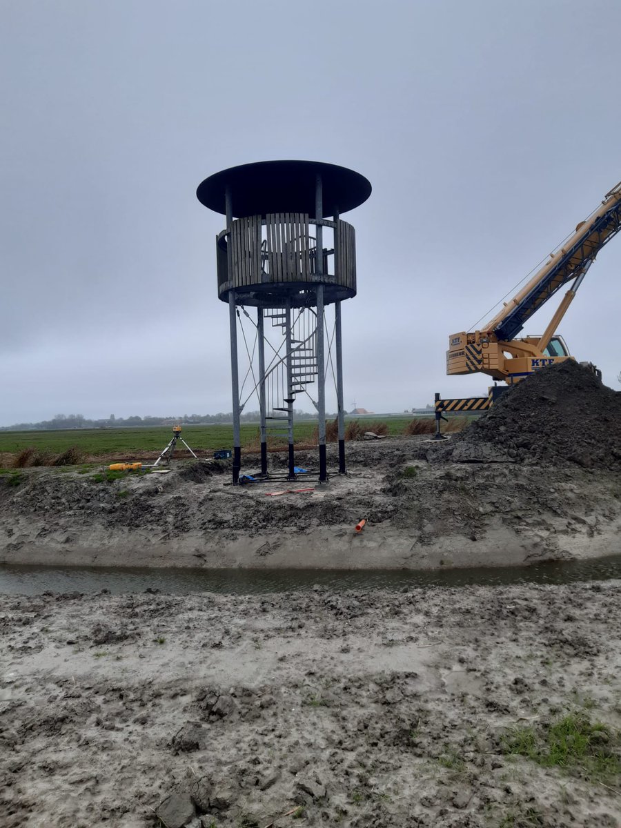 Westra-Franeker (@westrabv) on Twitter photo We zijn bezig met het realiseren van een uitkijkpunt in Kimswerd. Het werk bestaat uit grondwerk, aanbrengen van fundering, aanleggen van verhardingen en het plaatsen van de uitkijktoren.
Met behulp van <a href="/KTFHarlingen/">KTF Harlingen</a> hebben we vorige week de uitkijktoren geplaatst. We zijn bezig met het realiseren van een uitkijkpunt in Kimswerd. Het werk bestaat uit grondwerk, aanbrengen van fundering, aanleggen van verhardingen en het plaatsen van de uitkijktoren.
Met behulp van <a href="/KTFHarlingen/">KTF Harlingen</a> hebben we vorige week de uitkijktoren geplaatst.