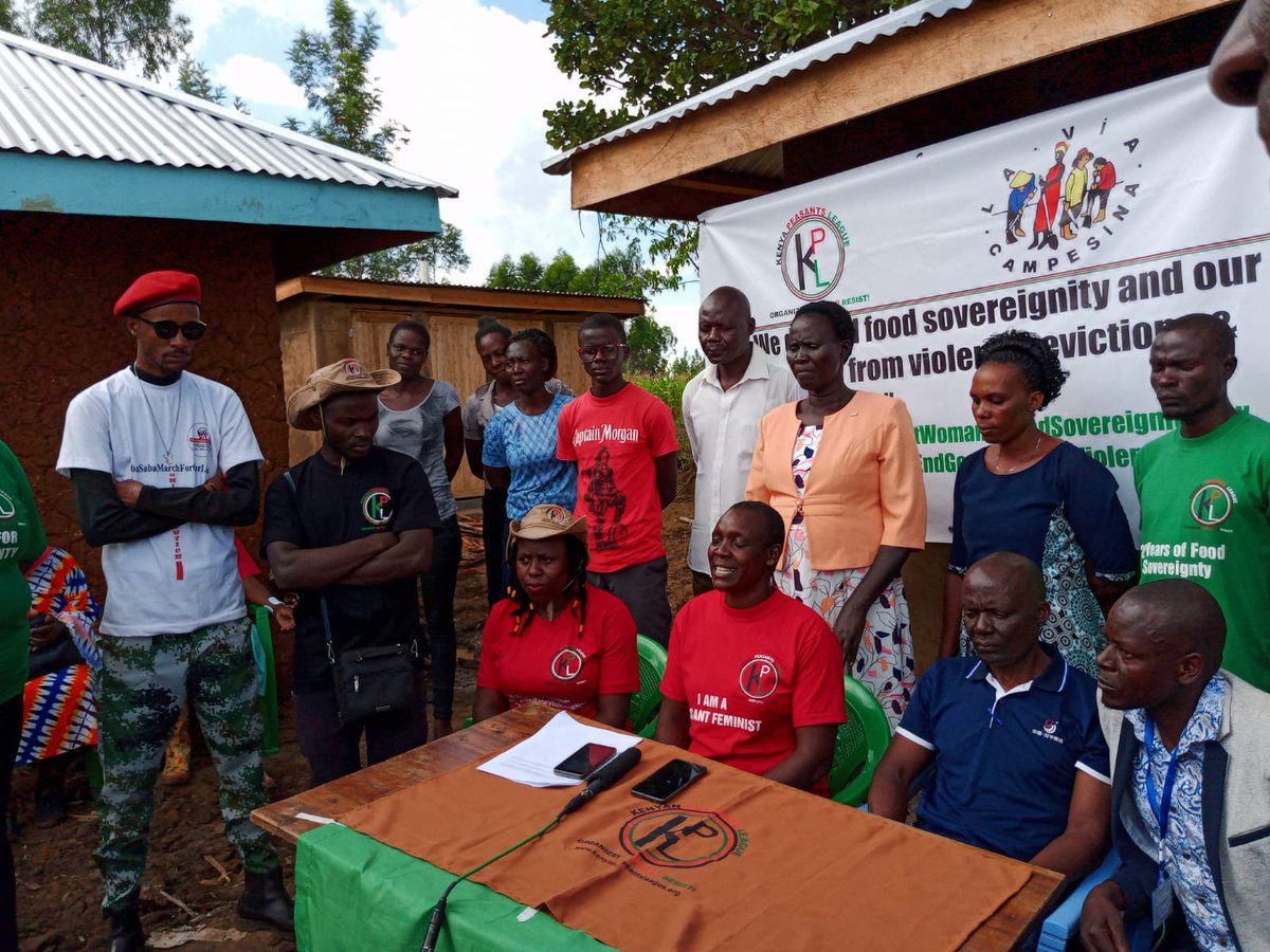KPL_Women's tweet photo. KPL Women Collective holding a press briefing on Elimination of violence against women and also About the GMOs crops that have recently enter our country
#FoodSovereigntyNow
#EndViolenceAgainstWomen
#25thNov #16DaysOfActivism
@PeasantsLeague @via_campesina @LVCSEAf https://t.co/9cP5sQJ15G