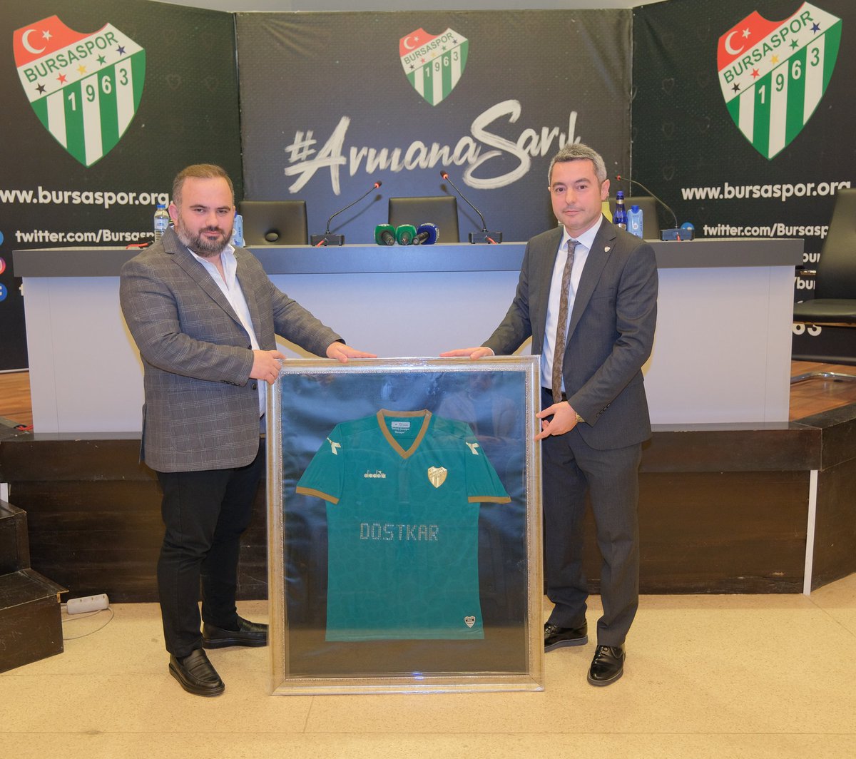 dostkarcom's tweet photo. Dostkar Yapı Market ailesi olarak Bursaspor Kulübü ' nün Alt Yapı Forma Kol Sponsoru olduk. #Birliktedahagüçlüyüz 🐊 @BursasporSk https://t.co/3drm24g8XX