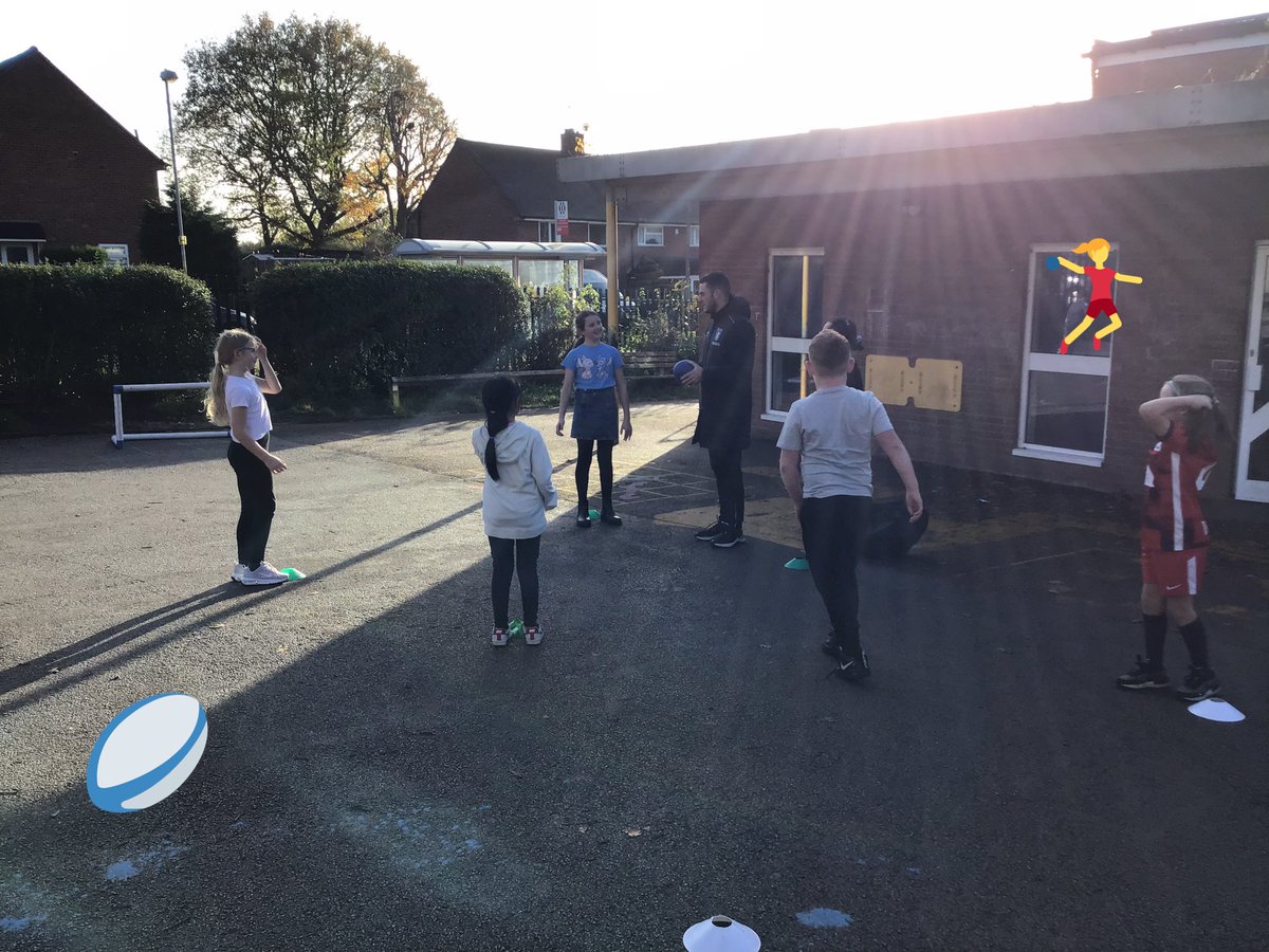 maryvalebham's tweet photo. Yr4: PE skills - Agility, coordination and balance! @AVFCFoundation @scottmcc_1 #throwingandcatching #Fridayfun https://t.co/vKqQGCGkJy