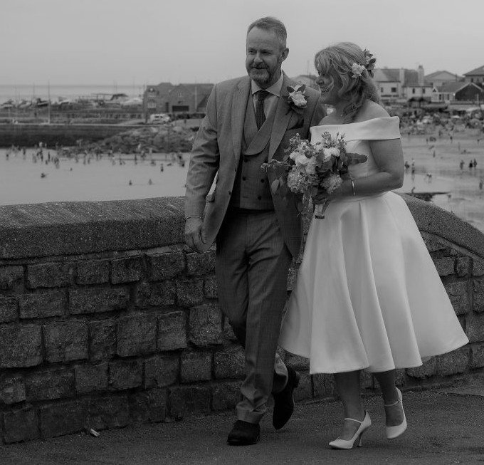 CutEdgeBrides's tweet photo. Beth traveled from Dorset for her appointment to try on tea-length wedding dresses; both her mum and her mum’s best friends' weddings dictated her style choice. Beth knew that she wanted a classic vintage-style wedding dress for her big day too.
https://t.co/DkcdhOpdVZ https://t.co/zg6uWoQvPV