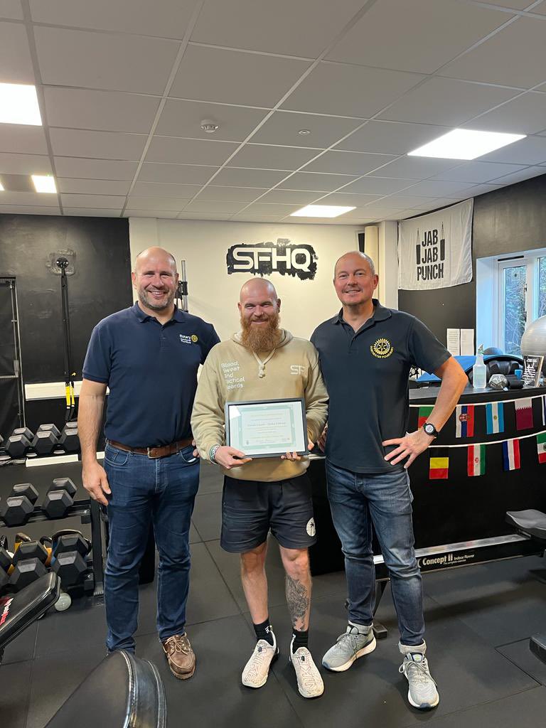 A very happy Friday for Poundbury Rotary Club! 🤩 We were so happy to be able to present @friendsofdccl with a cheque over another incredible breakfast. Then onto Spike Fitness to say a massive thank you to Derek for all of his help in allowing us to put on the Cyclathon! 💪🏼