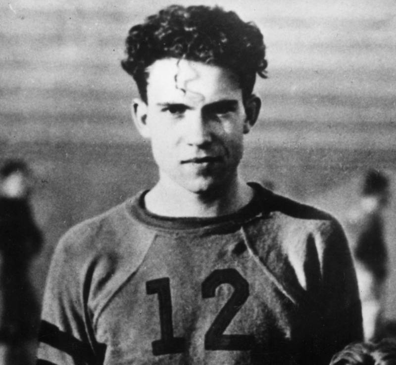 Fascinantno1's tweet photo. Ričard Nikson sa 17 godina, uslikano 1930. https://t.co/DeVu6XJazq