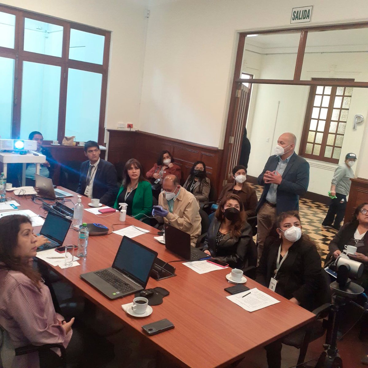 emundaca's tweet photo. En reunión de coordinaci��n con @PcrisMinsa, @Minsa_Peru y @DiresaCajamarca expusimos los avances de los proyectos implementados en @RISCajamarca, así como las dificultades normativas para su sostenibilidad. https://t.co/MuJijb7dbA
