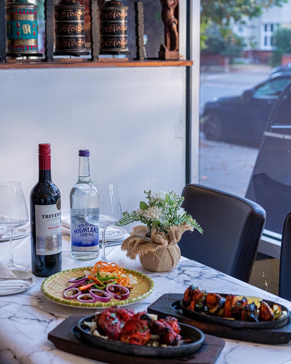 Happy Friday!

Nothing better to wind down the week than a meal and your favorite drink 🥂

#hanwell #shepherdsbush #westlondon #nepalesefood #indianfood #FridayVibes #FridayThoughts