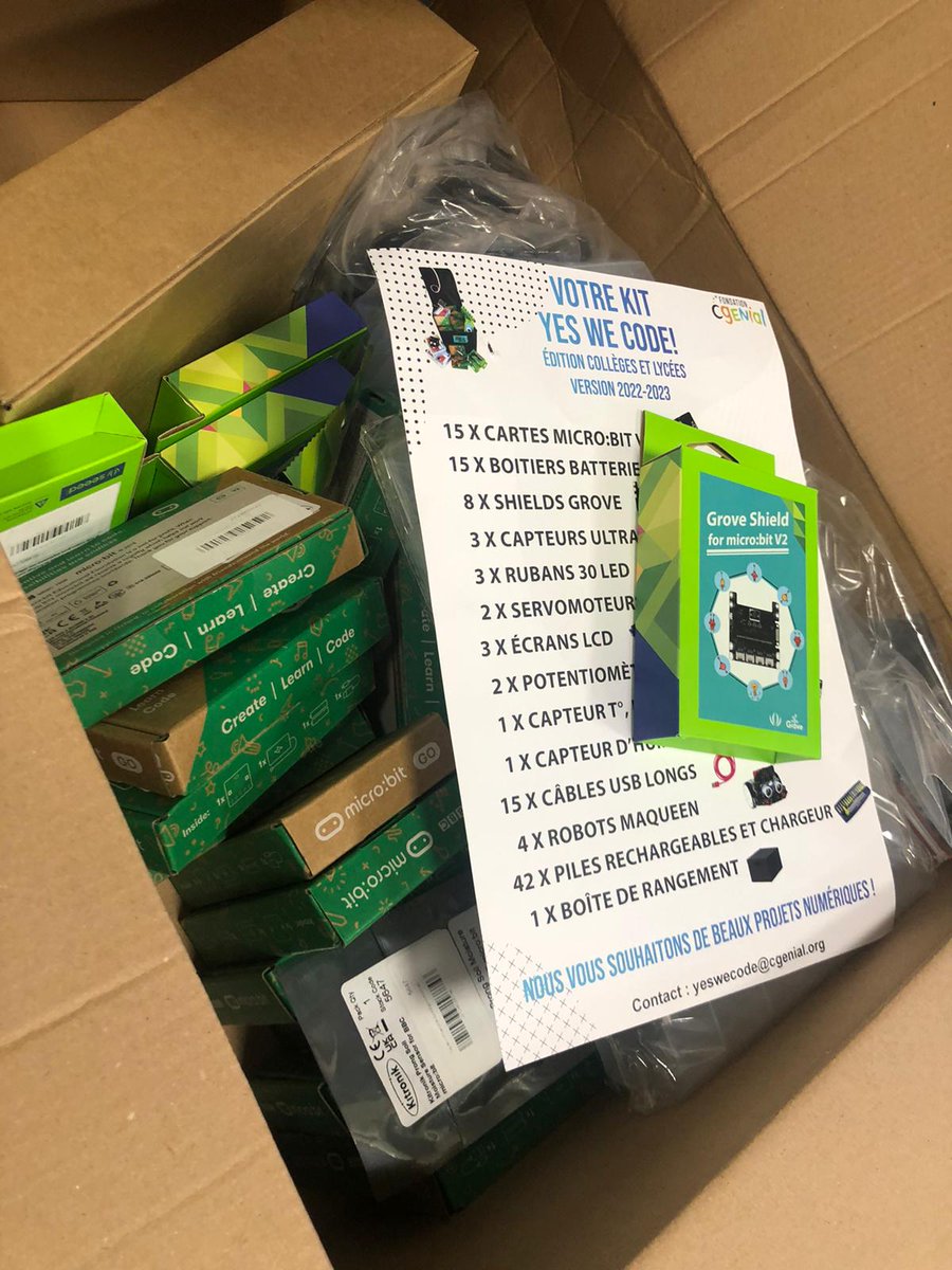 camel_lp's tweet photo. 🌞😍Lancement de l'expérimentation "Yes we code" : création et programmation d'une borne de satisfaction client pour récolter les avis des clients du RA avec @CompagnieDuCode @yeswecode @AMaizier https://t.co/nrcBzsxZbl