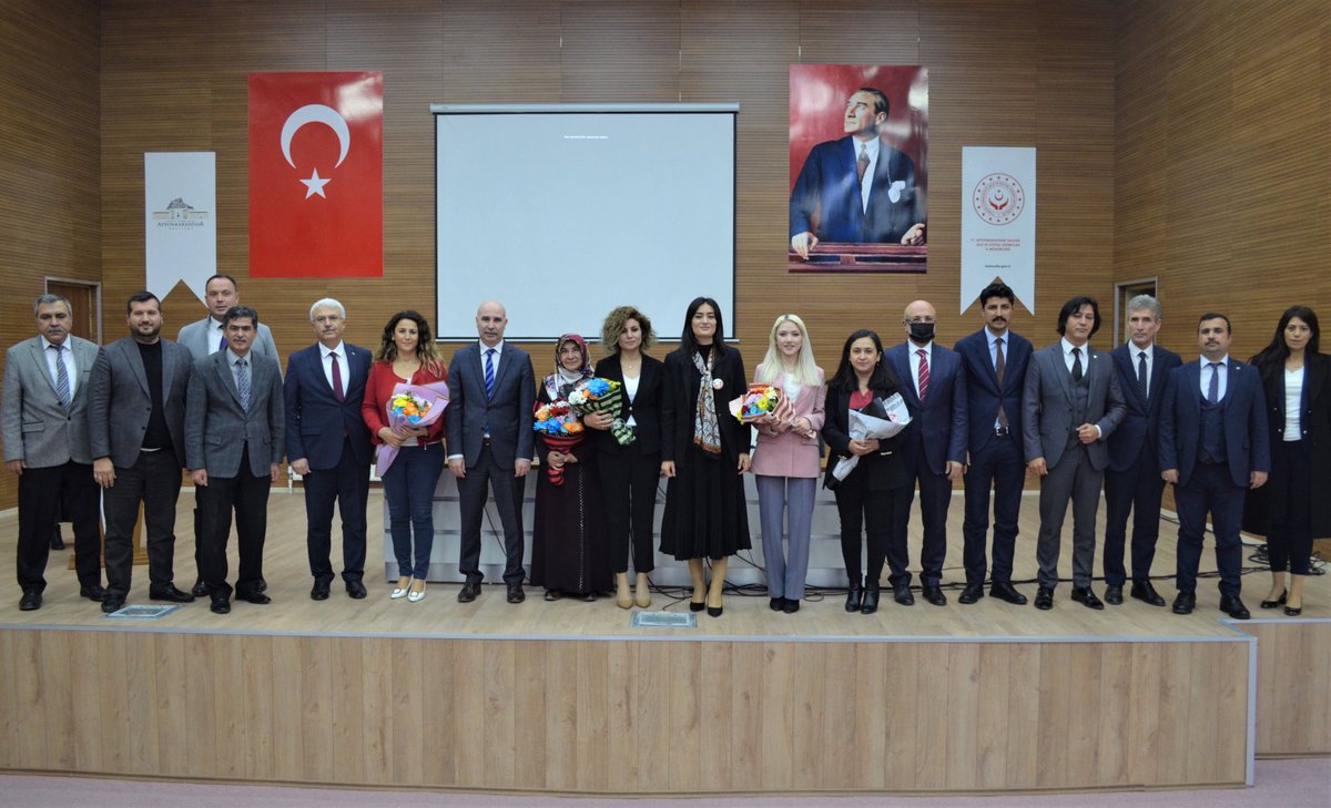 25 Kasım Kadına Yönelik Şiddete Karşı Uluslararası Mücadele Günü'nde toplumsal farkındalığın arttırılması amacıyla ilimiz protokol üyelerinin katılımı ile İl Müdürlüğümüz konferans salonunda panel düzenlenmiştir.
<a href="/tcailesosyal/">T.C. Aile ve Sosyal Hizmetler Bakanlığı</a> <a href="/deryayanikashb/">Derya Yanık</a> #25KasımKadınaSiddeteHayır