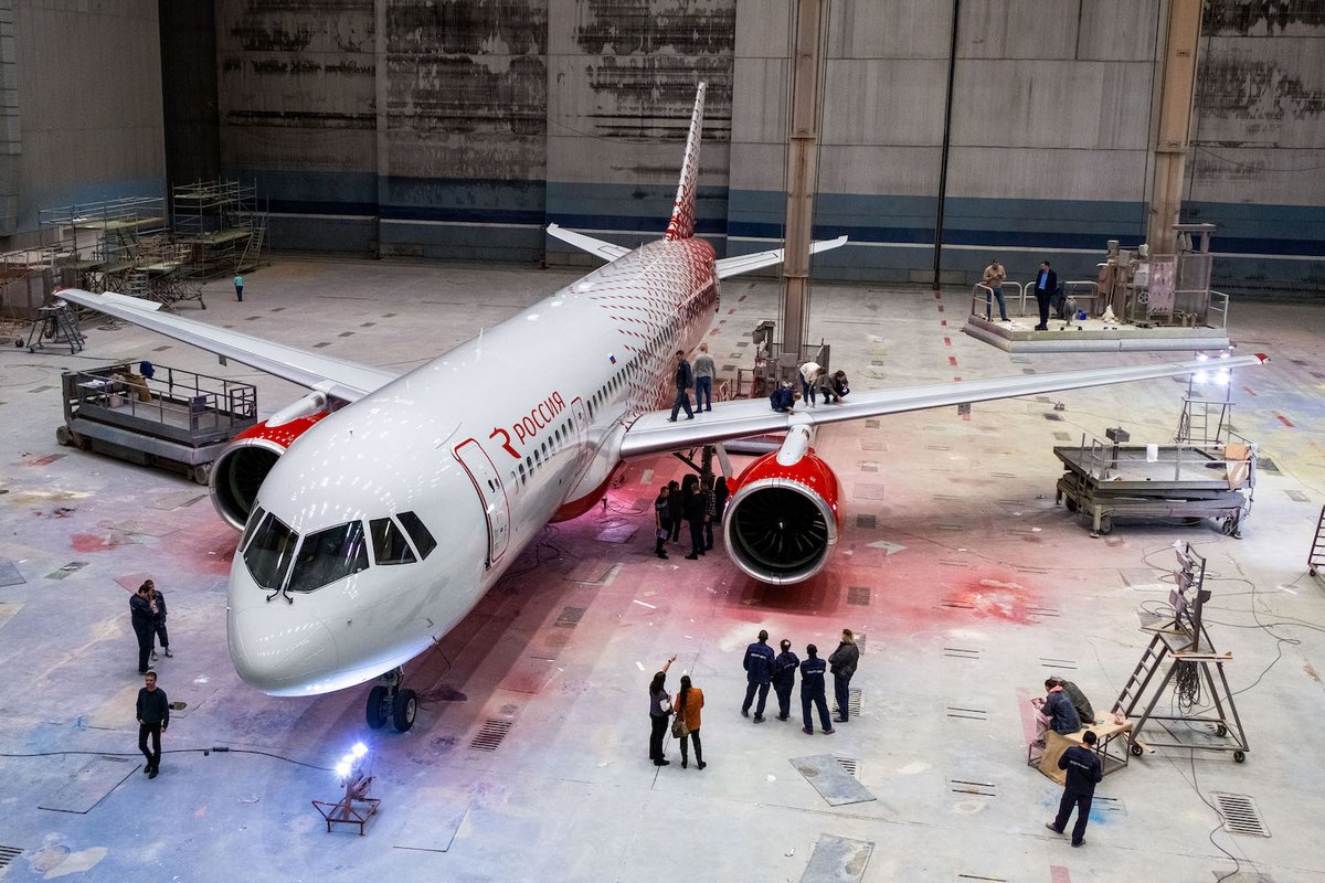airwaysmagazine's tweet photo. Photos have emerged of the first MC-21 painted in Rossiya Airlines' (FV) colors. #Irkut #MC21 #Pratt&amp;Whitney #Rossiya

https://t.co/k3r8qvOV6n https://t.co/CM7ANihySw