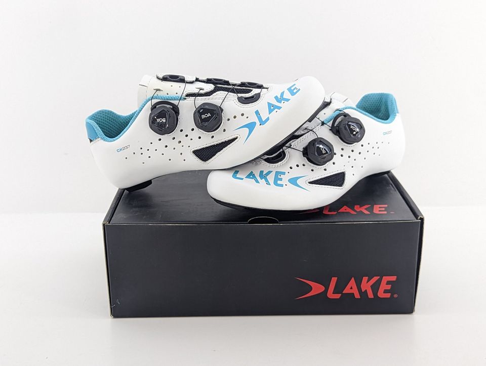 Black Friday? 
We’re not going to patronise you with what is essentially a sham and nonsense.
Here is our clearance page. It's been here for ages. Take a look. 
maisonduvelo.cc/collections/cl…
#blackfriday #cycling