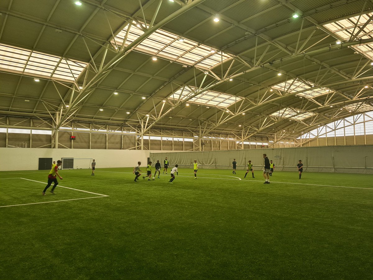 AscoltaCL's tweet photo. Another weekend to be thankful for the indoor pitch at Aberdeen Sports Village last week!

This weekend is the last of Block Ten's sessions.

Block Eleven is now available for booking through the link!

https://t.co/1sHWJrMWbR

⚽️🏴󠁧󠁢󠁳󠁣󠁴󠁿

#BelieveTrainAchieve #EverythingIsPractice https://t.co/rO1YdTtzus