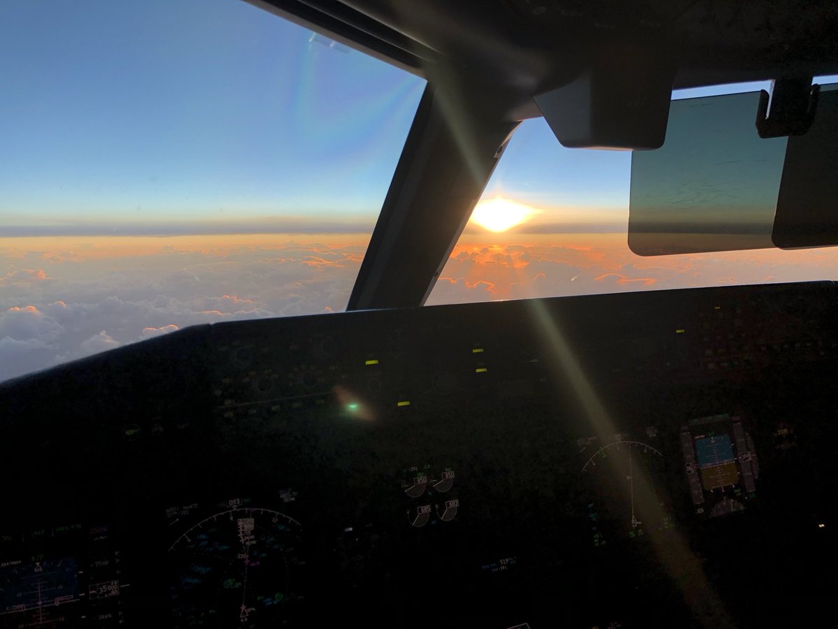 Ale_Savina's tweet photo. A beautiful sunrise approaching the the #BayofBiscay and the beautiful city of #Brest at 35,000'ft, bye bye #CPDLC back to normal voice over now! #Aviation #Pilotlife #Wepilot #FlightdeckFriday #B777 https://t.co/aCsGfeEPHj