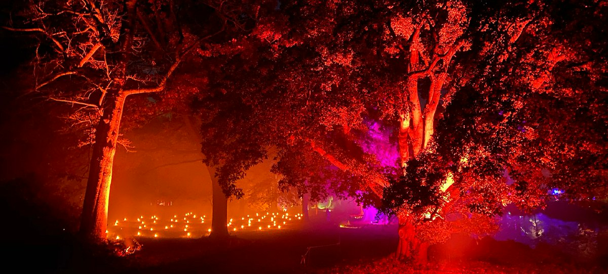 Tickets are still available for our final weekend of our Enchanted Woodland.

We have a delicious variety of food and drink vendors. Indian, Greek gyros, burgers, churros, sweet treats - you name it, we have you covered! 

Grab your tickets here: booking.kxtickets.com/syonpark/event…