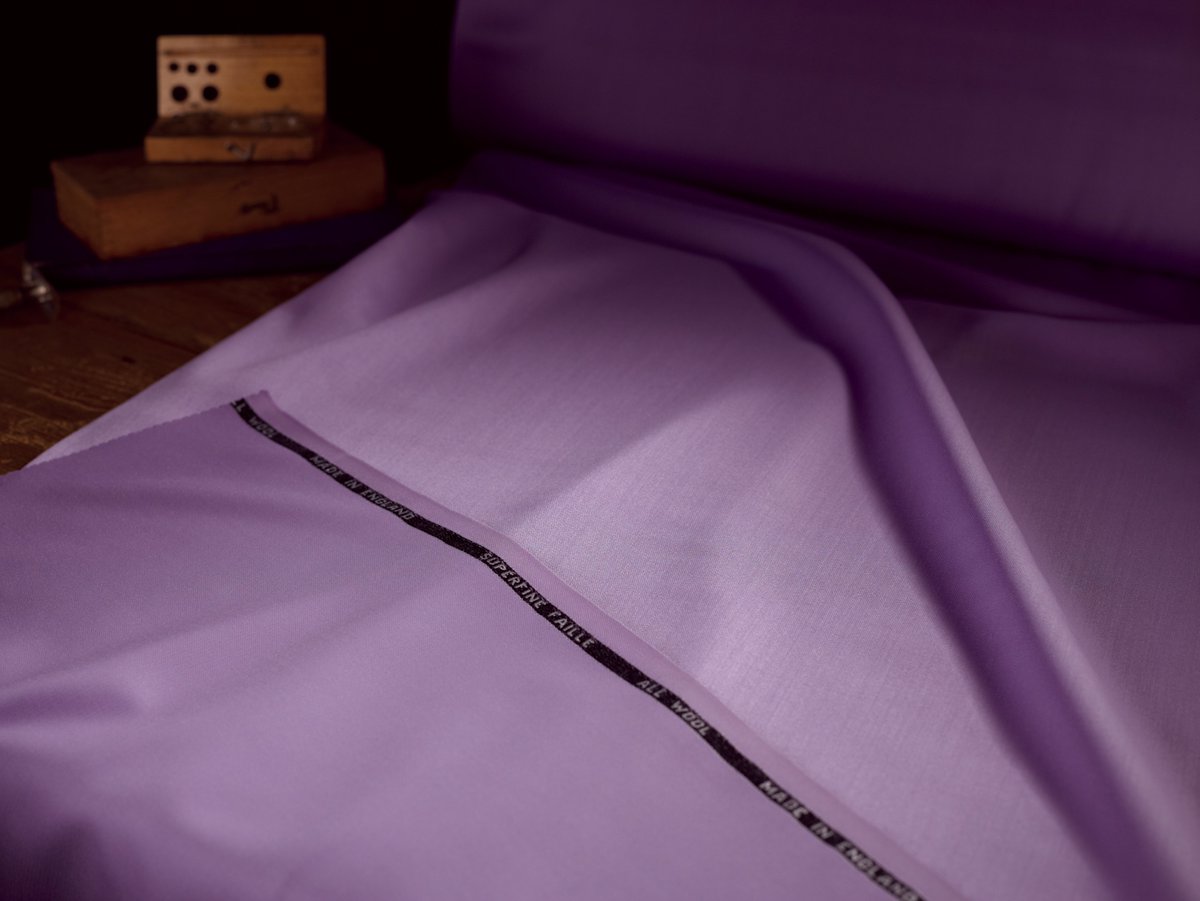 batemanogdenltd's tweet photo. This fialle weave features our most eye-catching and flamboyant palette, and is our longest-running range at Bateman &amp; Ogden due to its popularity.
Originally conceived with the help of House of Colour, this is our most iconic British range. https://t.co/CL2BmMHJXZ
