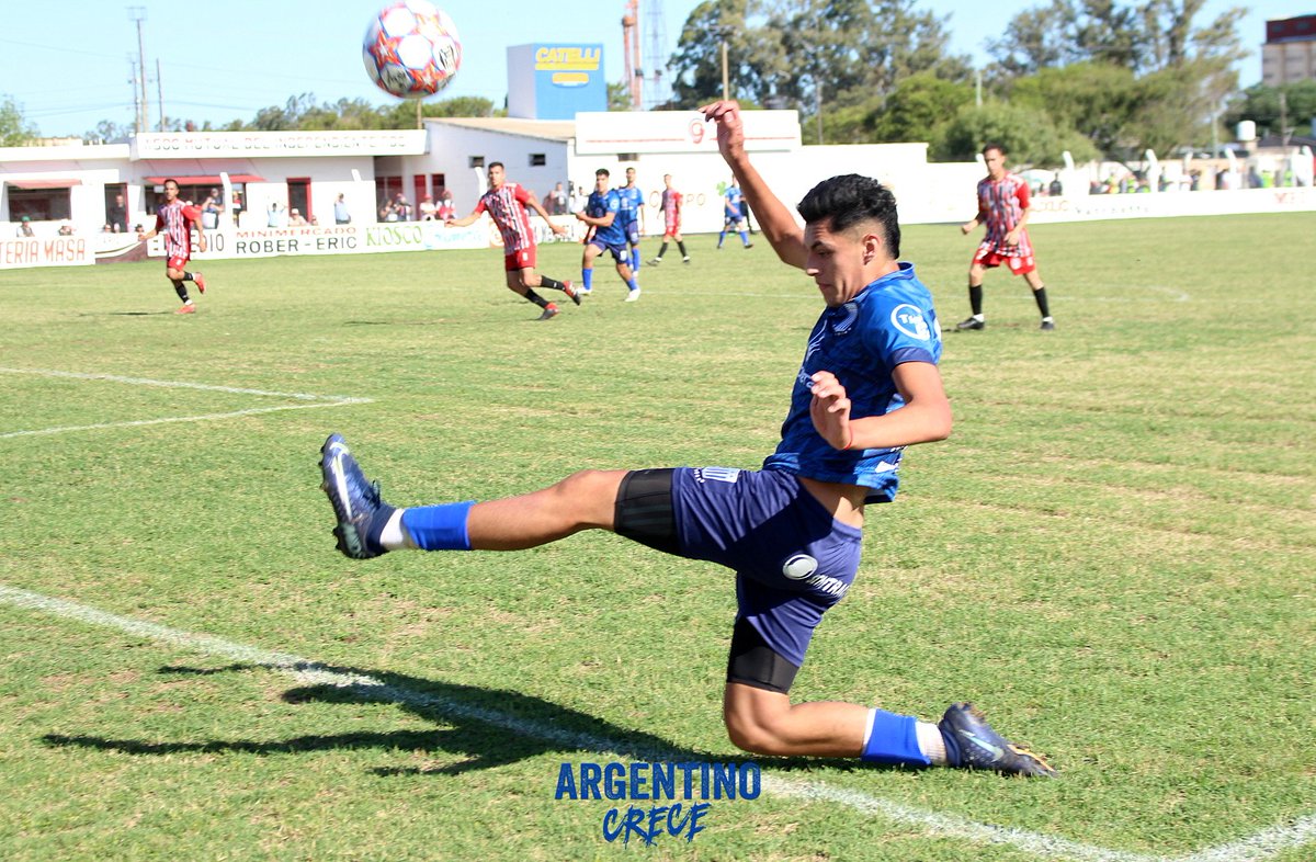 CDArgentino's tweet photo. ✓ DEFENDIENDO la PELOTA
✓ DEFENDIENDO los COLORES
✓ DEFENDIENDO el ESCUDO

🟦⬜🟦⬜🟦

#DaleRaya #XElBi https://t.co/468mUEQqoo
