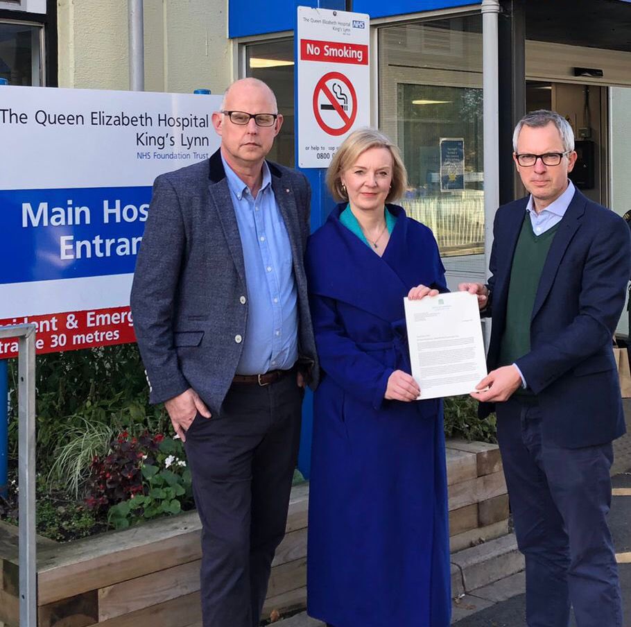 The main building @TeamQEH urgently needs replacing.

Today @jamesowild, Cllr Stuart Dark and I are submitting a letter to the Secretary of State backed by community leaders calling for a new build hospital. 

This is vital for my constituents.