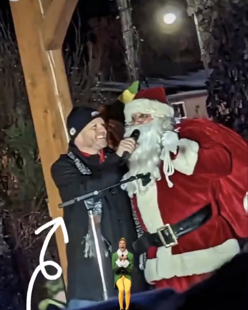 The new Jo(e) Mobile had a bit of a Christmas Vacation theme for the Santa Claus parade in #Lacombe. Joe provided video coverage (available soon), then he helped Santa #LightUpLacombe at the LMC.