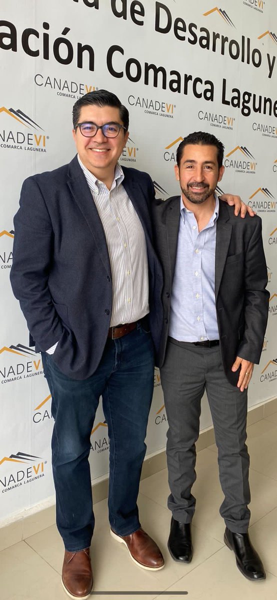 canadevilaguna's tweet photo. Los socios de CANADEVI Laguna nos reunimos el jueves 24 de noviembre con el Primer Regidor del Ayuntamiento de Torreón, Lic. Luis Jorge Cuerda, para intercambiar propuestas que dinamicen el mercado inmobiliario. https://t.co/cAo2fwI9iZ