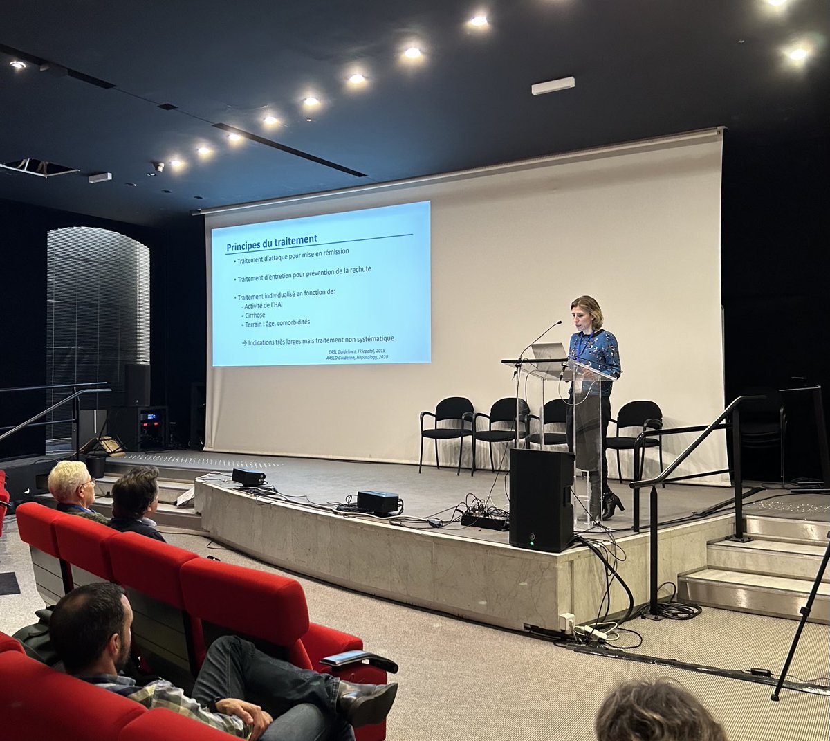 Le dr Sara Lemoine présente le traitement de fond et suivi de l’HAI (hépatite auto-immune) aux Journées FILFOIE.     ⁦<a href="/filfoie/">FILFOIE</a>⁩ ⁦<a href="/HopSaintAntoine/">Hôpital Saint-Antoine AP-HP</a>⁩