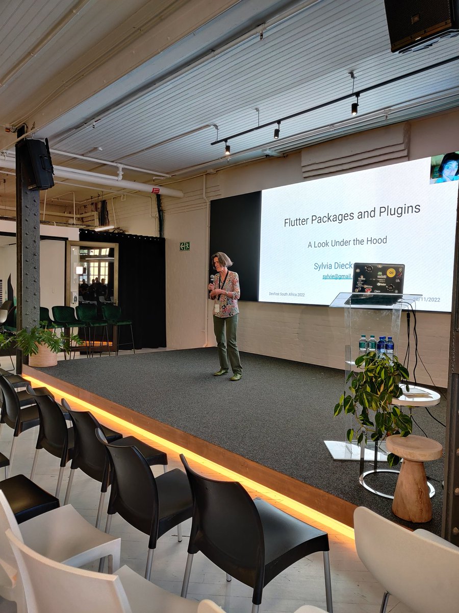 GitzBlitz's tweet photo. Our last talk for the day by @sylviedie , @FlutterDev packages and plugins #DevFest2022 #devfestSA22 https://t.co/YpiPwygFZk
