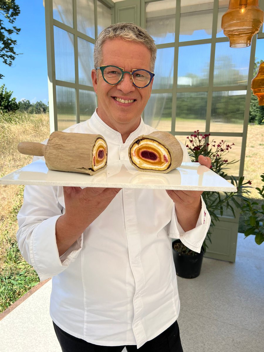 ErnstKnam's tweet photo. Non ci posso ancora credere ma siamo già arrivati alla semifinale di #BakeOffItalia 📺 

Vi aspettiamo questa sera alle 21.20 su @realtimetvit https://t.co/yHbqL4CcjF