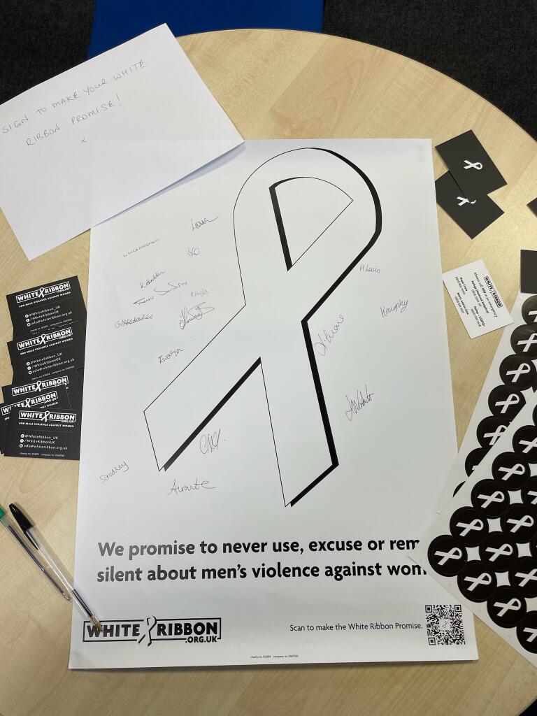 ChesterJupiter's tweet photo. Lots of pledges being made in the team today about never to use, excuse or remain silent about men's violence against women #WhiteRibbonDay #TeamChester https://t.co/miBFtrgbms