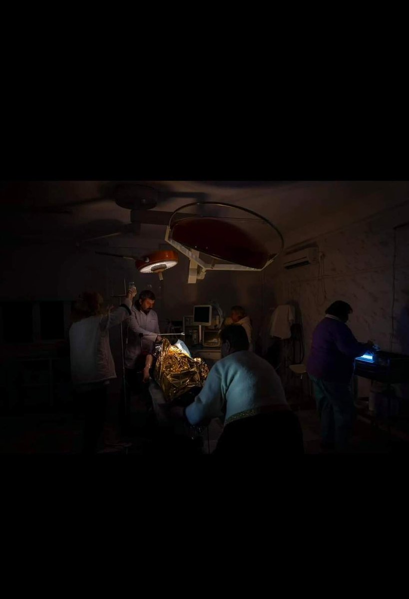 Kirurgikurssikaverini jakoi tämän kuvan. Black Friday Kievissä leikkaussalissa #Warinukraine #Blackfriday