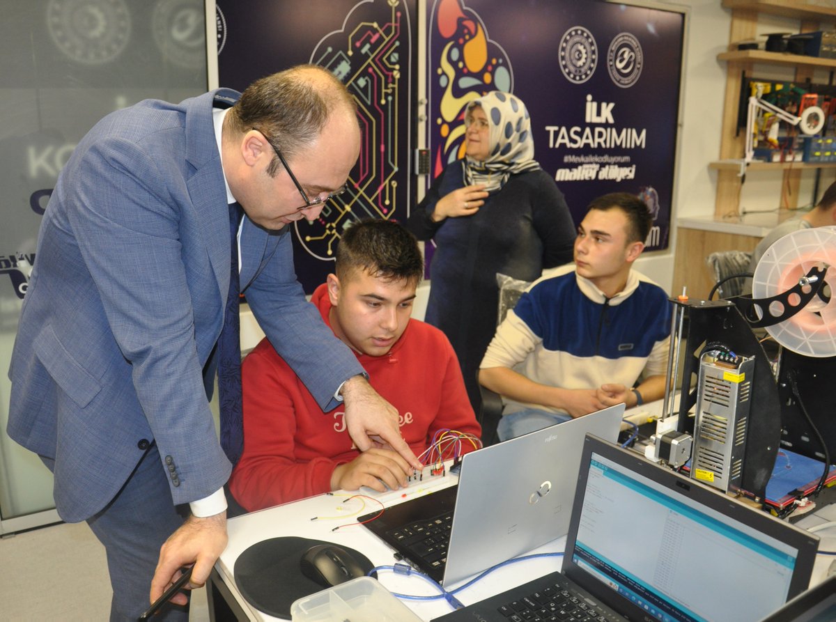 Mevlana_ka's tweet photo. Ajansımız tarafından Robotik Kodlama ve Temel Arduino Eğitimleri kapsamında Karaman MTAL Elektrik-Elektronik Bölümü öğrencilerine yönelik olarak düzenlenen 1.grup eğitimleri tamamlandı

Öğrenciler, Akıllı Su Deposu Yönetimi üzerine çalışma yürüttüler +

@TCSanayi @KalkinmaAjansGM https://t.co/7KETfGZdIC