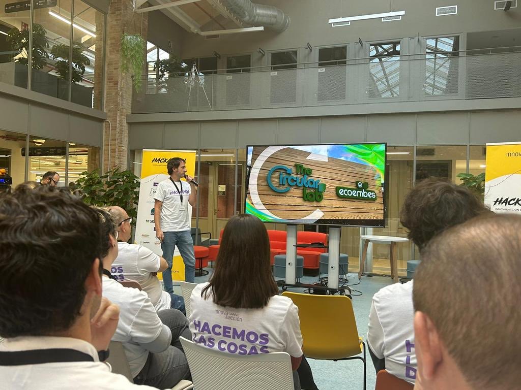 ¡Arrancamos el  #HackathonIA2022 en Valencia! 24 horas de trabajo para dar soluciones a alguno de nuestros retos lanzados. Seguimos apostando por la Innovación Abierta